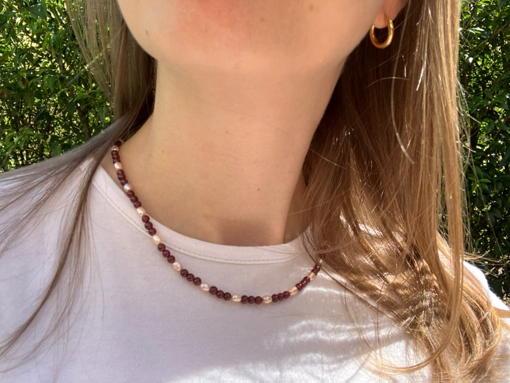 Rouge Pearl - Garnet and Pearl Bead Necklace