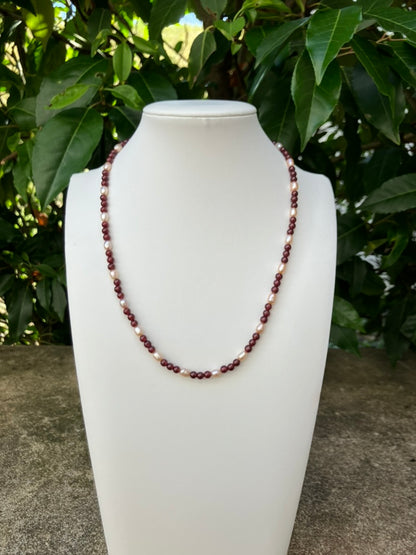 Rouge Pearl - Garnet and Pearl Bead Necklace