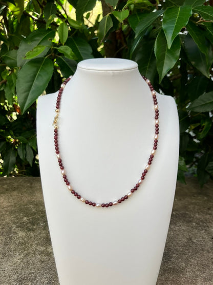Rouge Pearl - Garnet and Pearl Bead Necklace